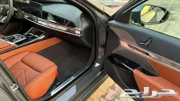 بي أم دبليو 735i موديل 2026 فل كامل أند فجول جديد M Kit 13