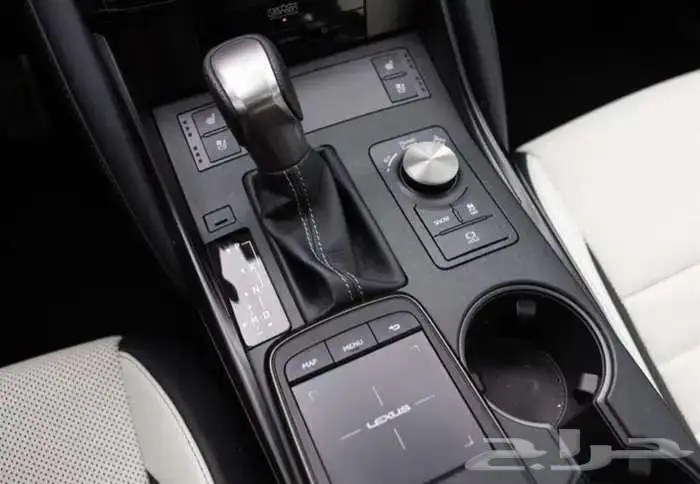 2023 لكزس IS500 V8 بسعر سته سلندر 10