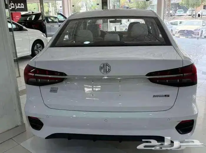 ام جي 5 استاندر الشكل الجديد والقديم موديل 2025 2