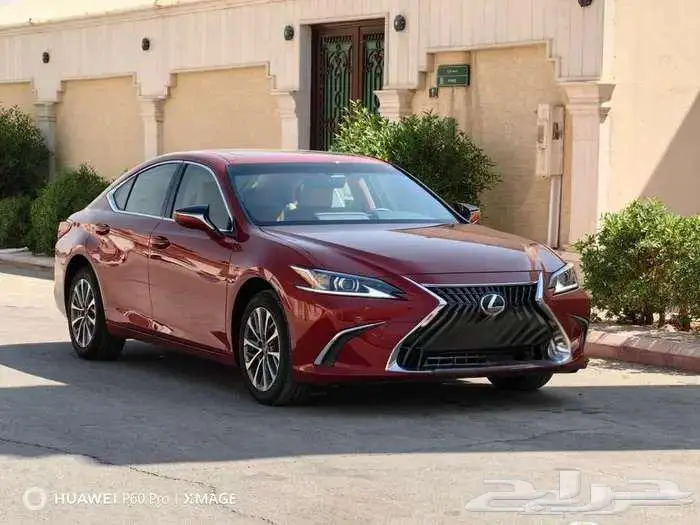 لكزس 250.AA موديل 2023 بنزين حبه فقط لون احمر 0