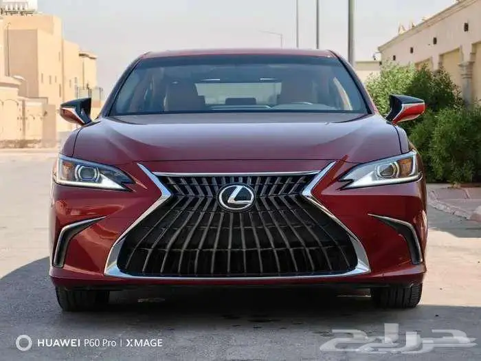 لكزس 250.AA موديل 2023 بنزين حبه فقط لون احمر 2