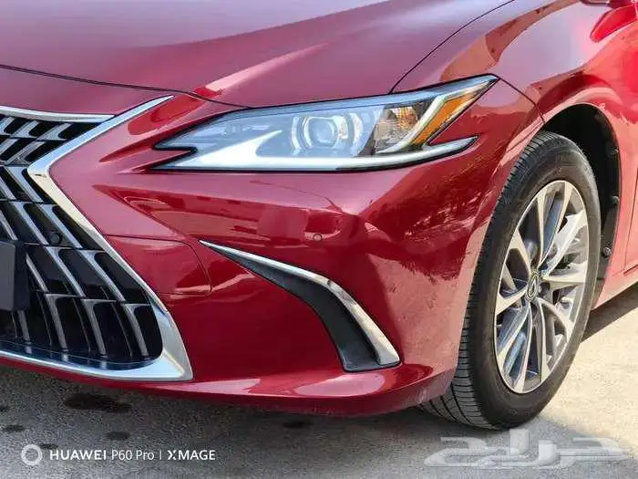 لكزس 250.AA موديل 2023 بنزين حبه فقط لون احمر 5