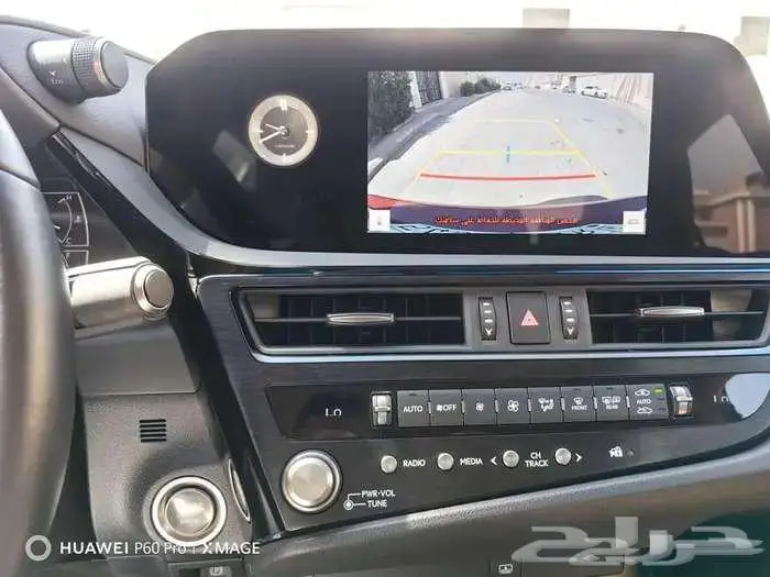 لكزس 250.AA موديل 2023 بنزين حبه فقط لون احمر 11