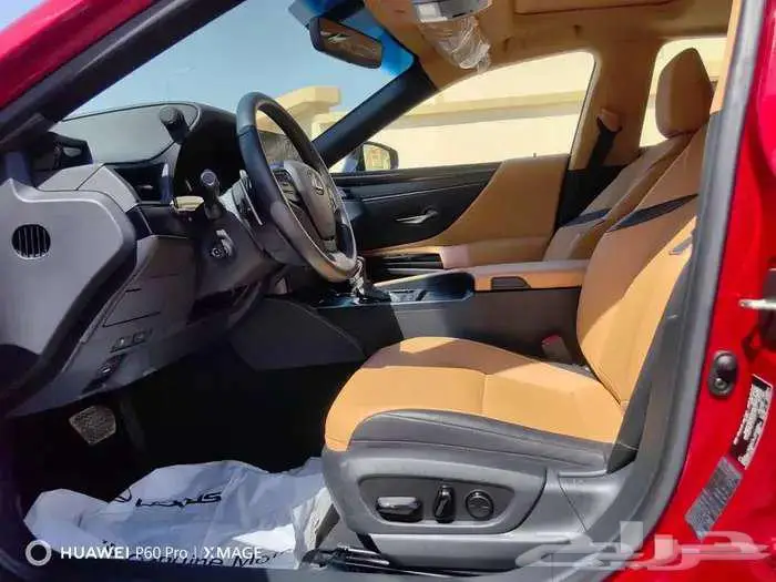 لكزس 250.AA موديل 2023 بنزين حبه فقط لون احمر 24