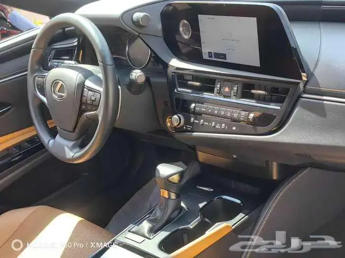 لكزس 250.AA موديل 2023 بنزين حبه فقط لون احمر 21