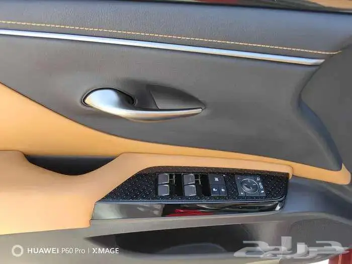 لكزس 250.AA موديل 2023 بنزين حبه فقط لون احمر 16