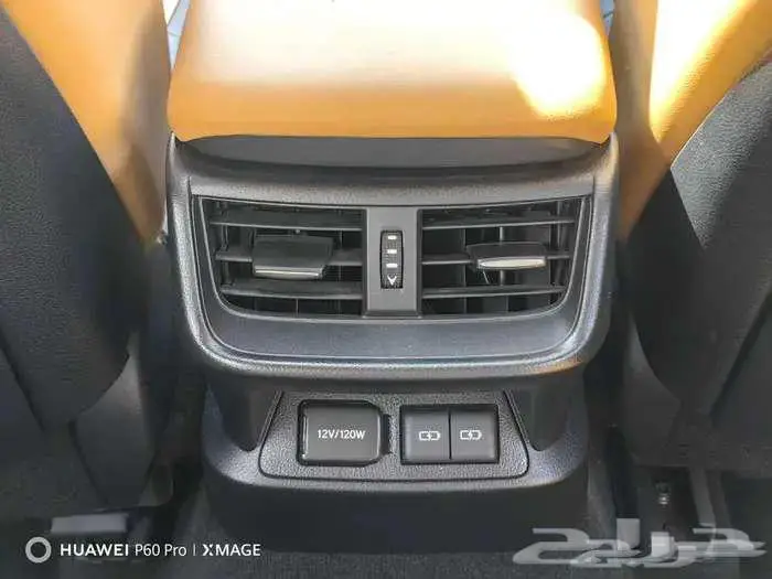 لكزس 250.AA موديل 2023 بنزين حبه فقط لون احمر 20