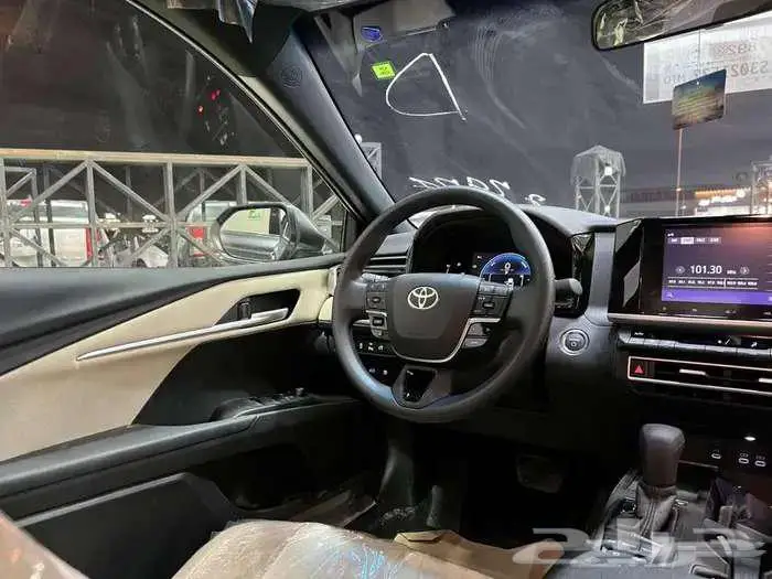 تويوتا كامري E هايبرد 2025 كاش واقساط 27