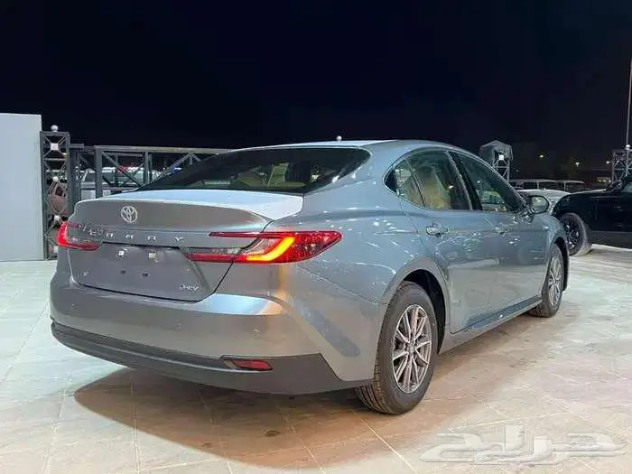 تويوتا كامري E هايبرد 2025 كاش واقساط 2