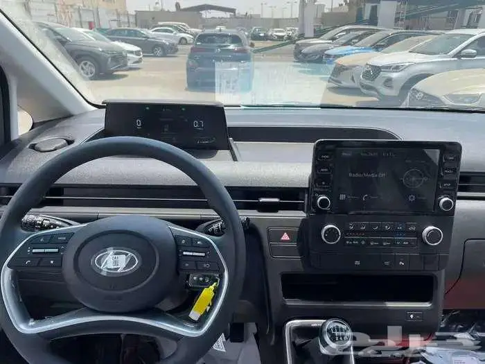 هونداي ستاريا متوفر ديزل وبنزين2025 3