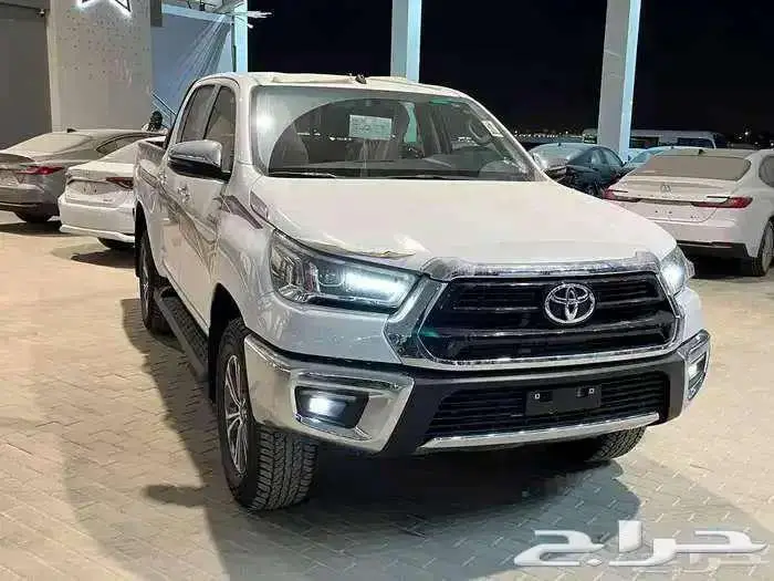 هايلوكس غمارتين بنزين فل 2025 8