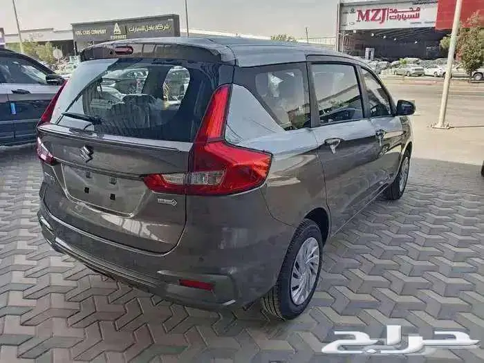 سوزوكي ارتيجا 2025 3