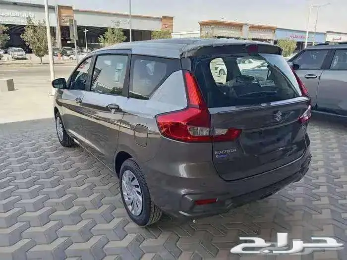 سوزوكي ارتيجا 2025 4