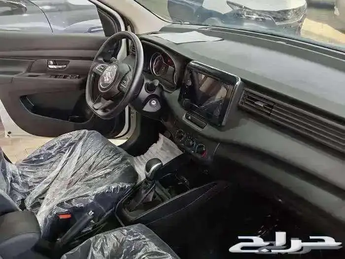 سوزوكي ارتيجا 2025 10