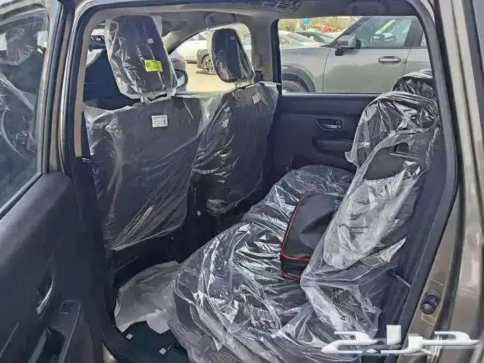 سوزوكي ارتيجا 2025 12