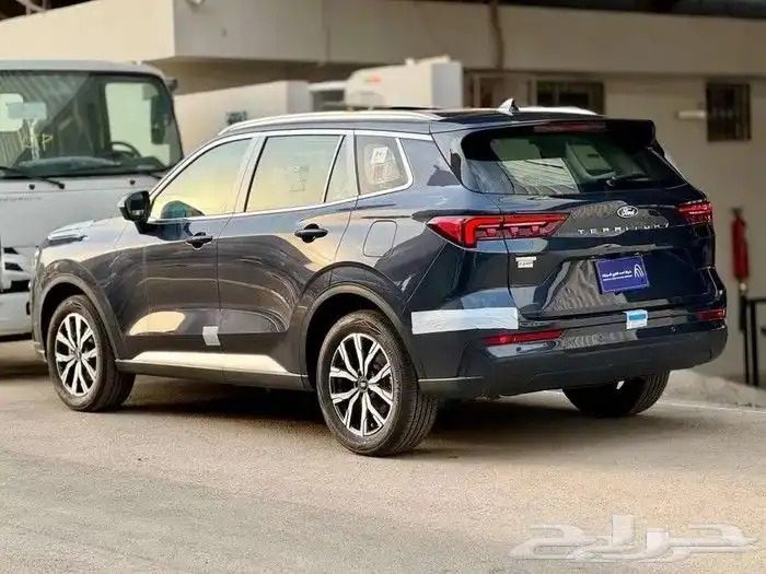 فورد تيرتوري امبيانتي ترند تيتانيوم 2026 3