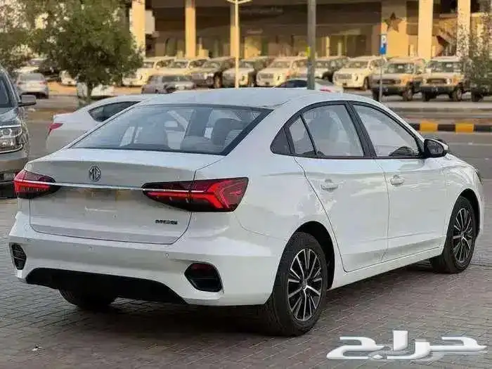 ام جي MG 5 استاندر الشكل الجديد موديل 2025 الفخامه والجماال 3
