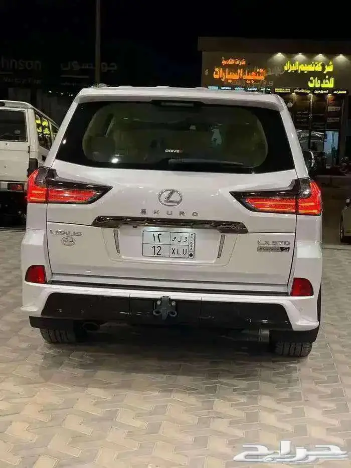 جيب لكزس بلاك اديشن بحالة الوكالة 2019 5