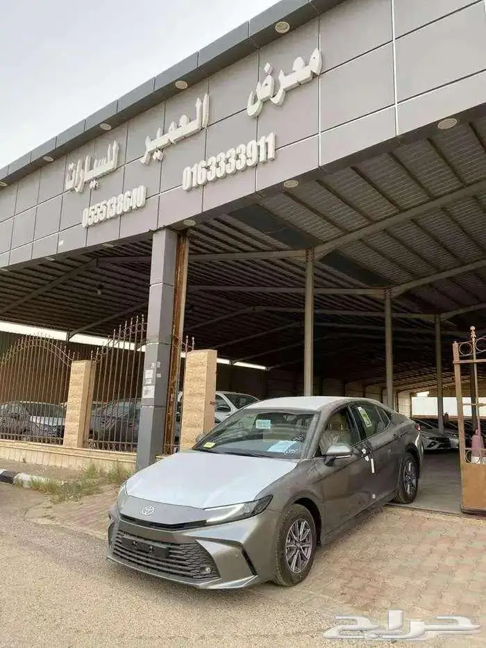 كامري E إستاندر 2025 ابيض وتيتانيوم كاش وبنك 0