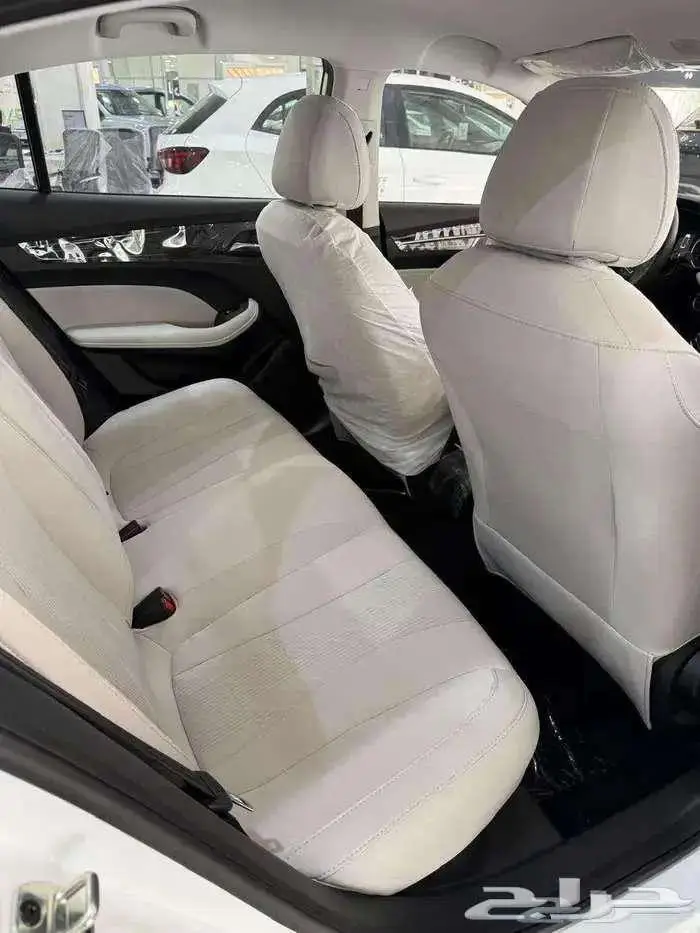 ام جي 5 استاندر الشكل الجديد والقديم موديل 2025 4