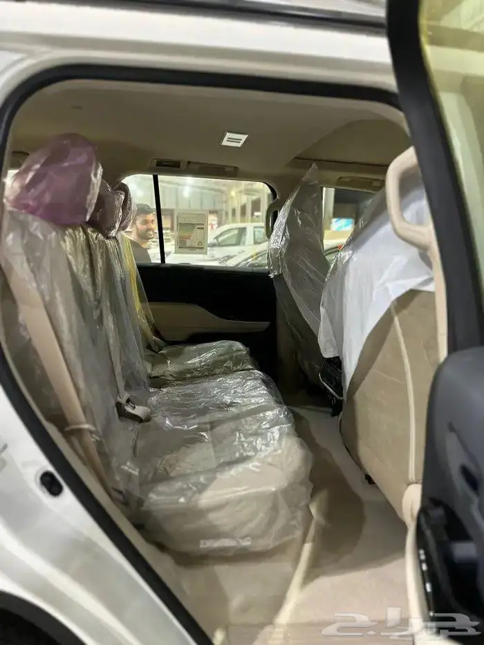 لاندكروزر جي اكس ار بنزين رقم 2 سعودي2025 بطاقة جمركية 4