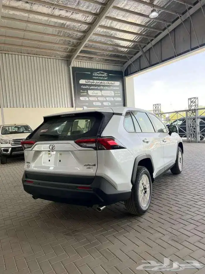 تويوتا راف فور LE بنزين دبل 2025 4