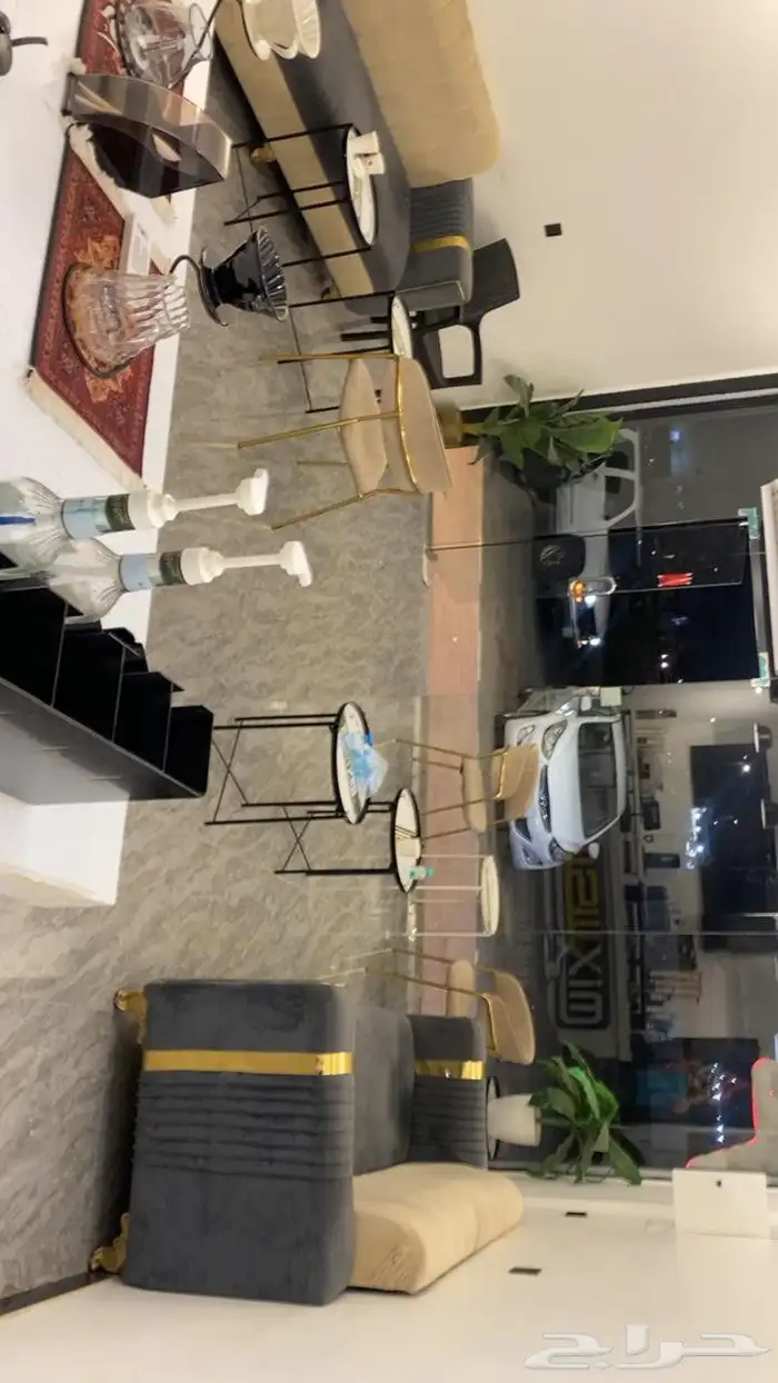 أغراض محل كوفي للتقبيل 4