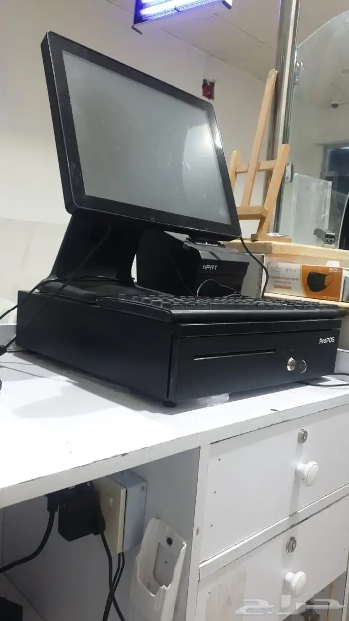 بوفيه للبيع بكامل اغراضها سبب البيع عدم المقدره الماليه 7