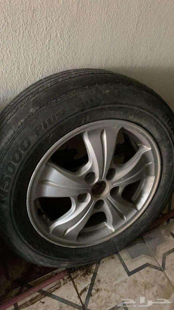 جنوط كامري للبيع مع كفراتها 0