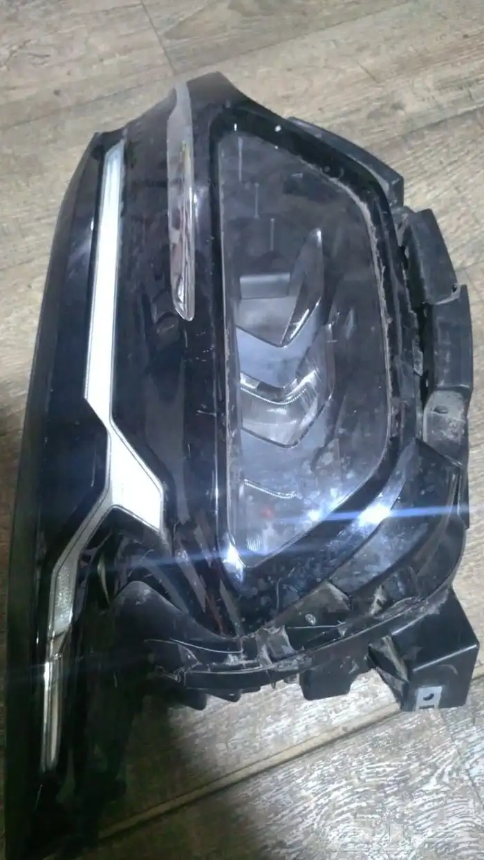 شمعة يمين كارينز 2023 0