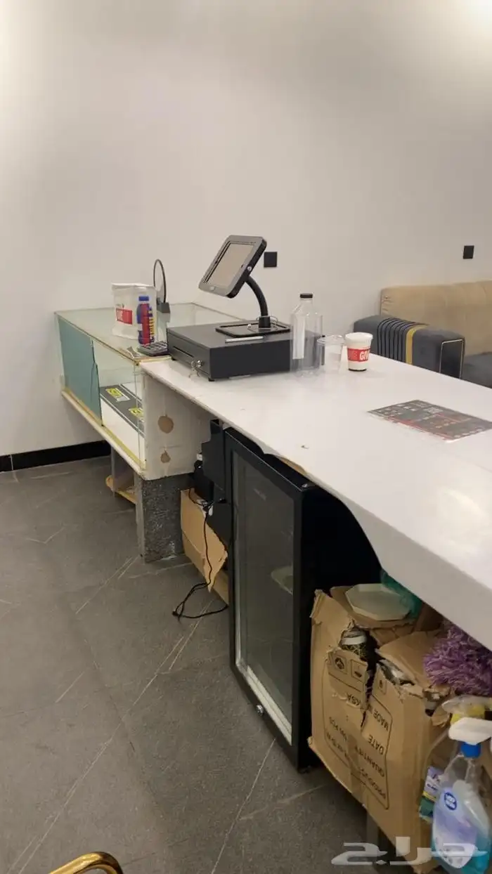 أغراض محل كوفي للتقبيل 1