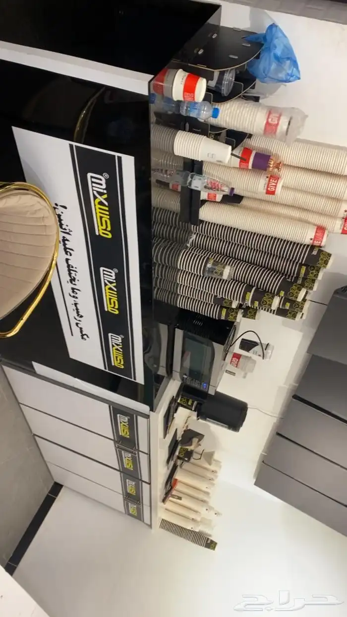 أغراض محل كوفي للتقبيل 3