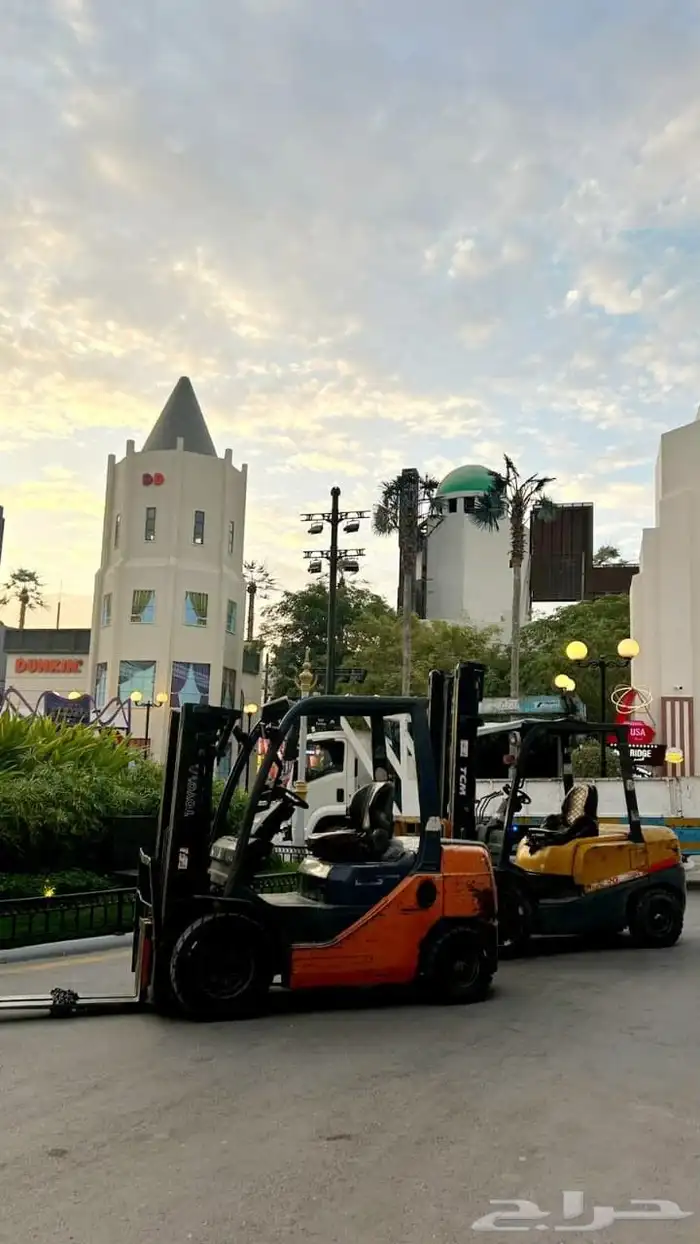 يوجد لدينا روافع شوكيه للايجار اليومي والشهري 0 5