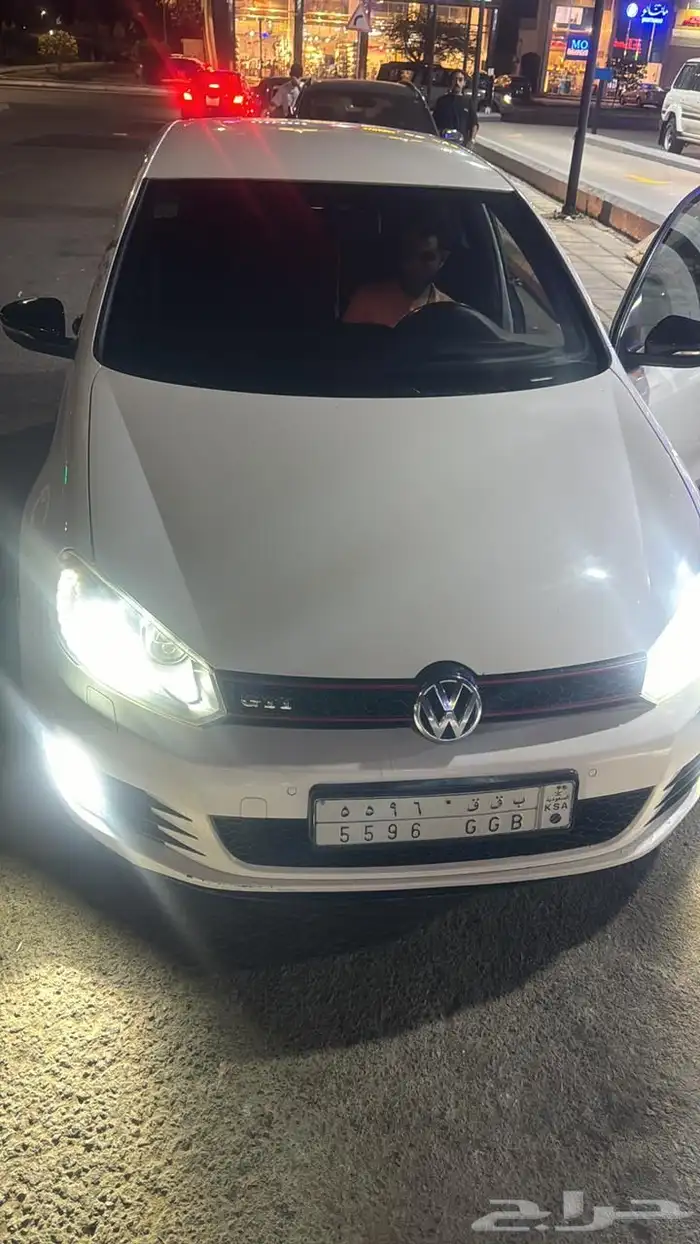 فولكس واجن جولف 1