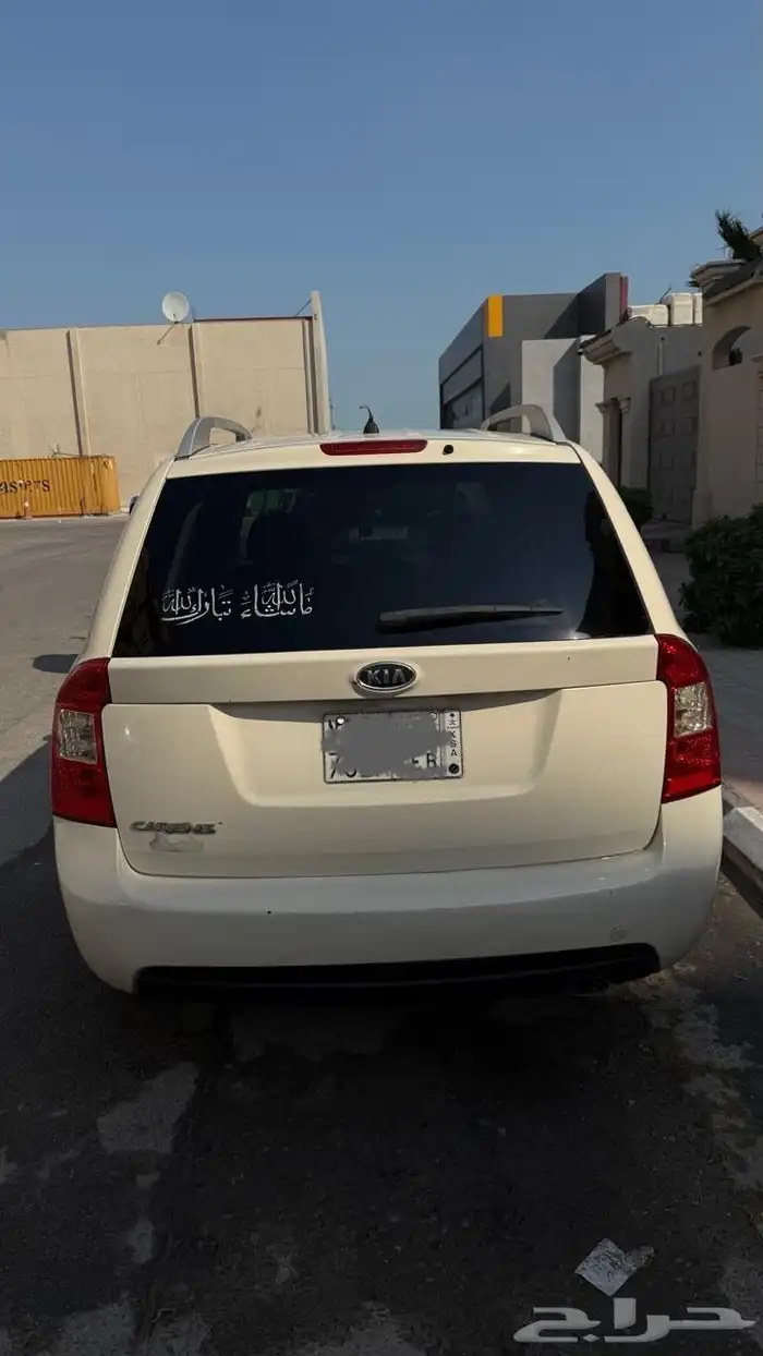 كيا كارينز 2011 4