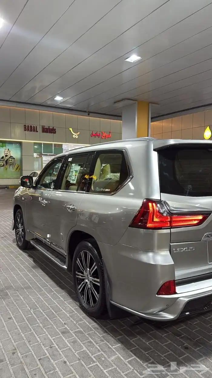 للبيع لكزس 2018 18