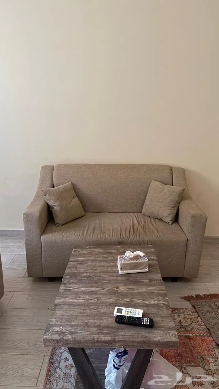 اثاث منزل عباره عن مطبخ صغير خدمه وصاله صغيره وغرفة نوم 1