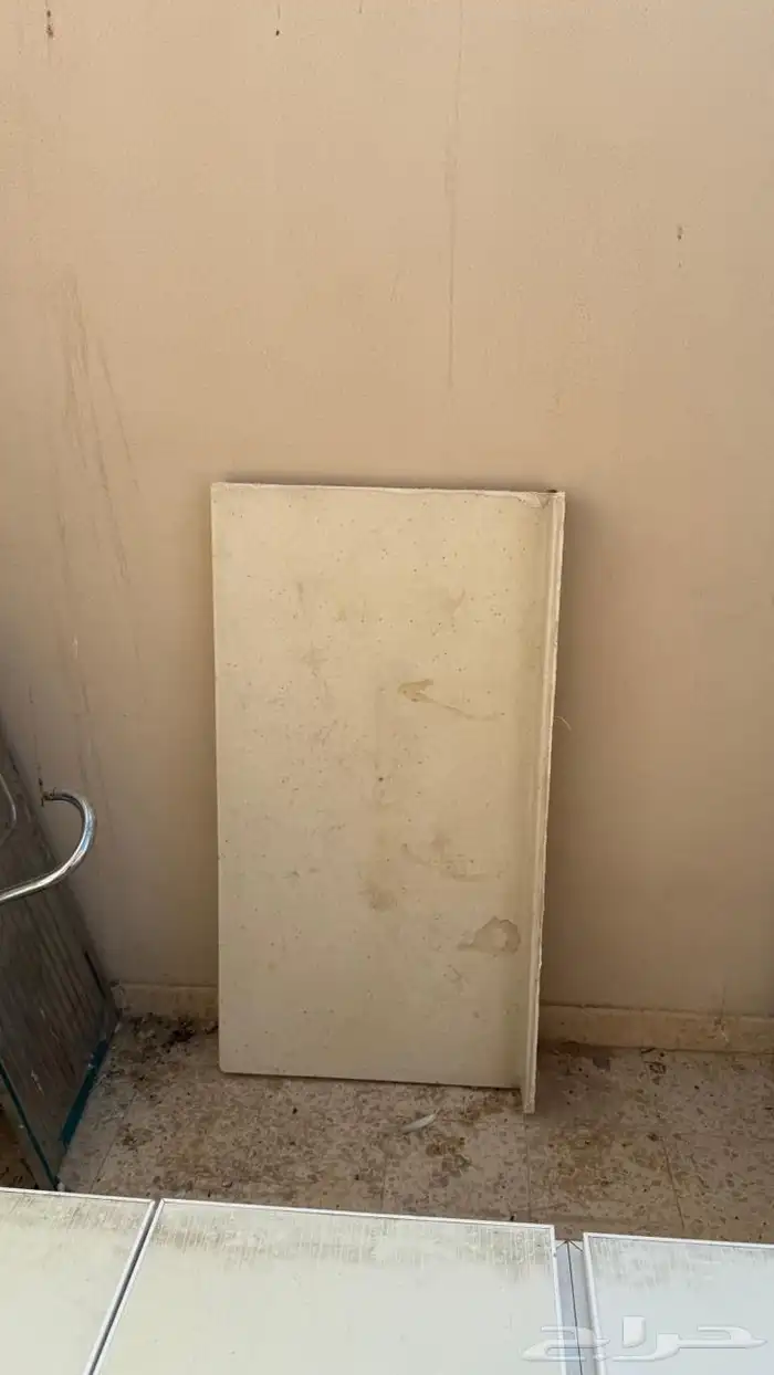 اثاث منزل عباره عن مطبخ صغير خدمه وصاله صغيره وغرفة نوم 10