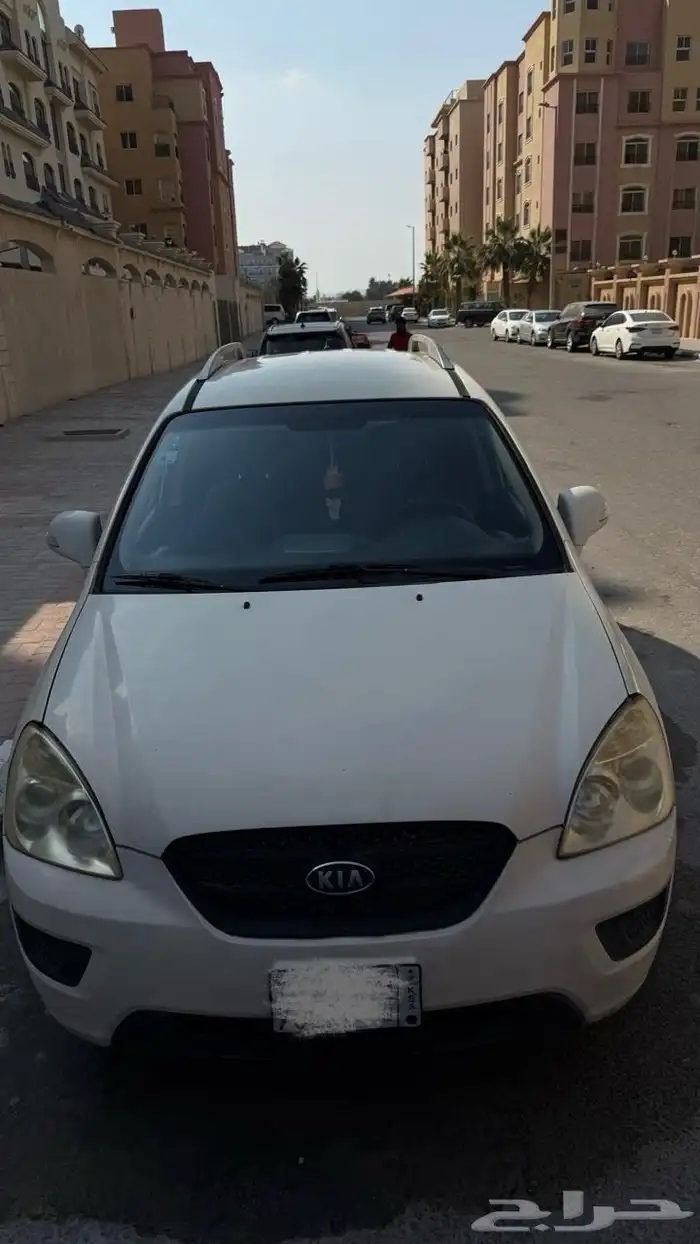 كيا كارينز 2011 5