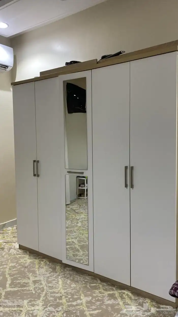 غرفة نوم جديدة من هوم سنتر جديدة للبيع مع الستارة وفرشة 4 5 0