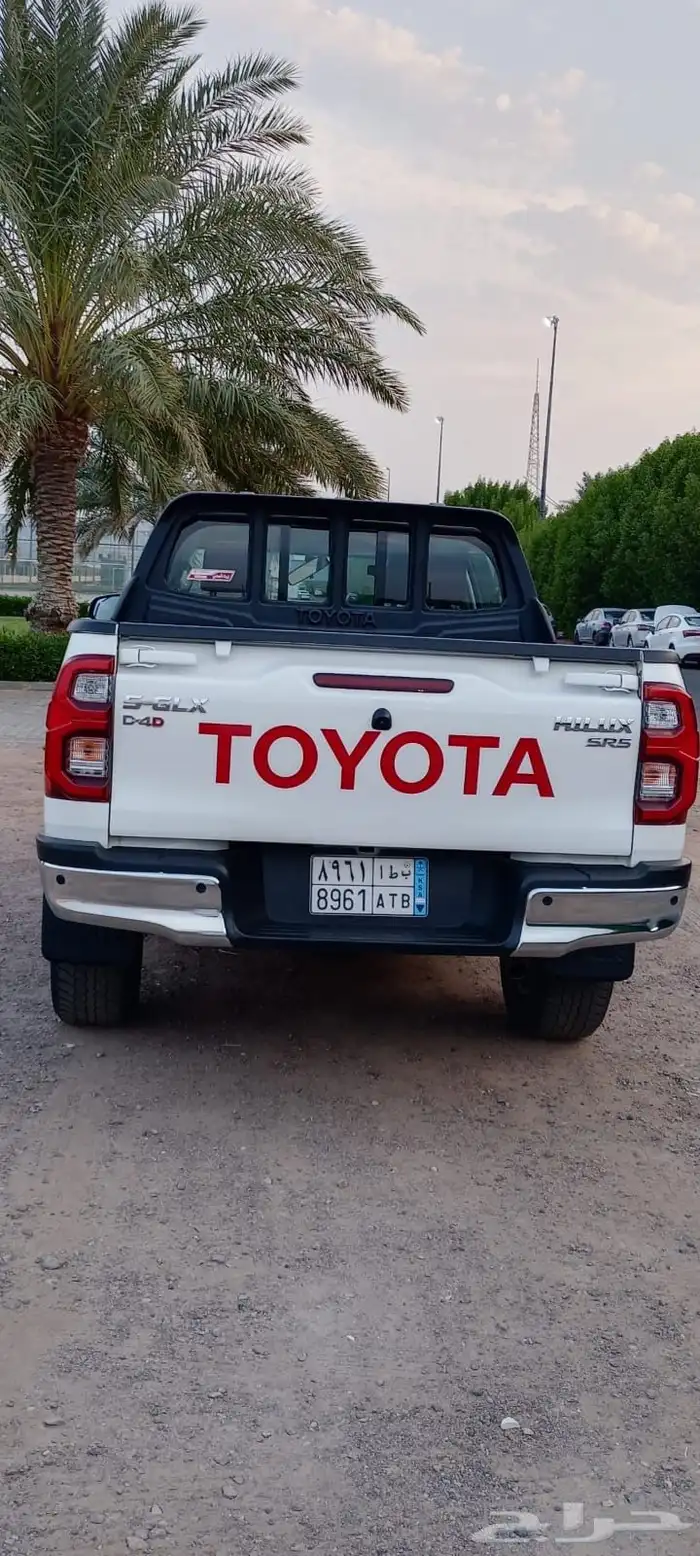 للبيع هلكس 2024 ديزل فل كامل سعودي بحالة الوكالة 8