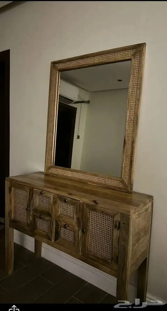 للبيع طاوله طقم ومرايه وطاوله كل نوع وسعره جدد 0