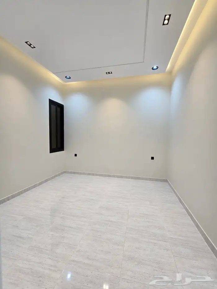 للبيع دور أرضي في عماره دورين 6غرفVIPحوش وبايكه خلف الألماني 19