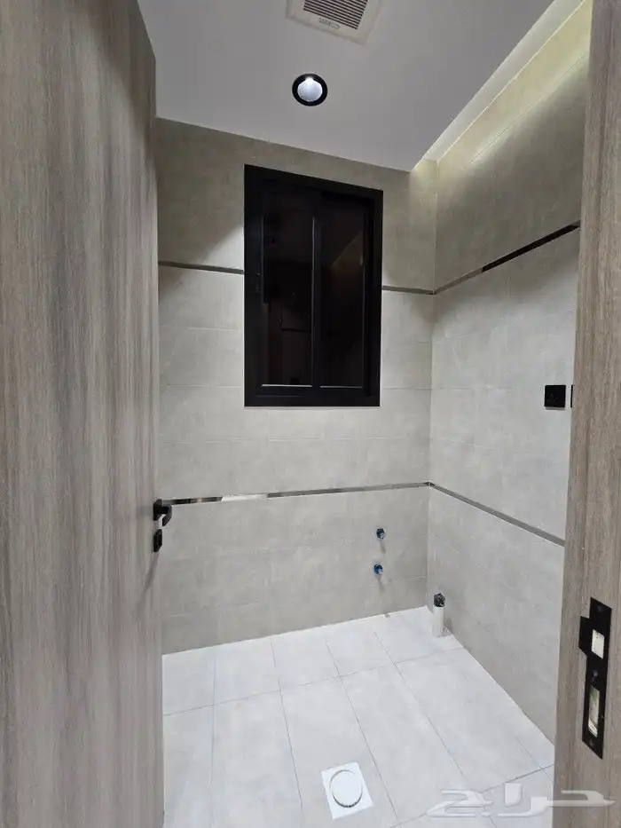 للبيع بحي النهضة احد رفيده شقق ارضي بحوش ومدخل سياره 6غرفVIP 17