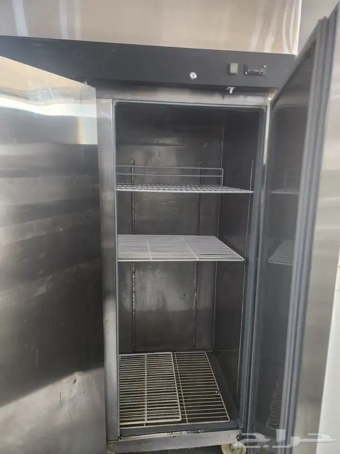 ثلاجه ستيل ثلاثه ابواب مستخدمه شبه جديد 3