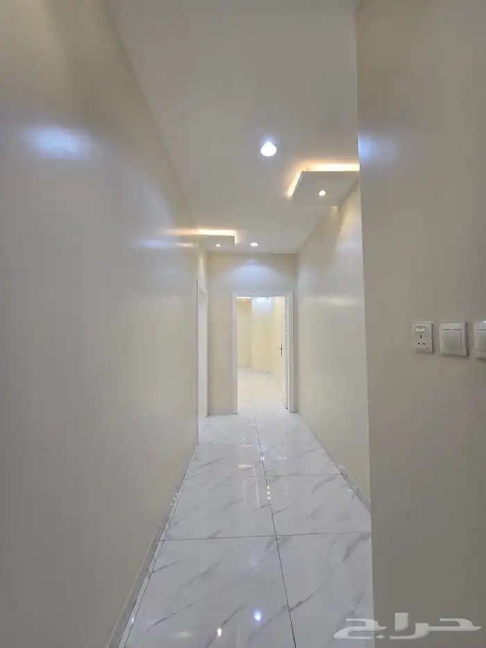 للبيع روف علوى مع ملحق مدخل مستقل620 ألف خلف مستشفى الألماني 7