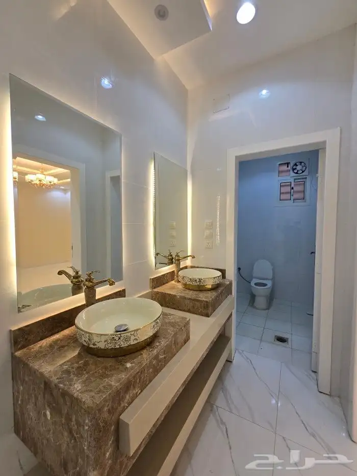 للبيع روف علوى مع ملحق مدخل مستقل620 ألف خلف مستشفى الألماني 10