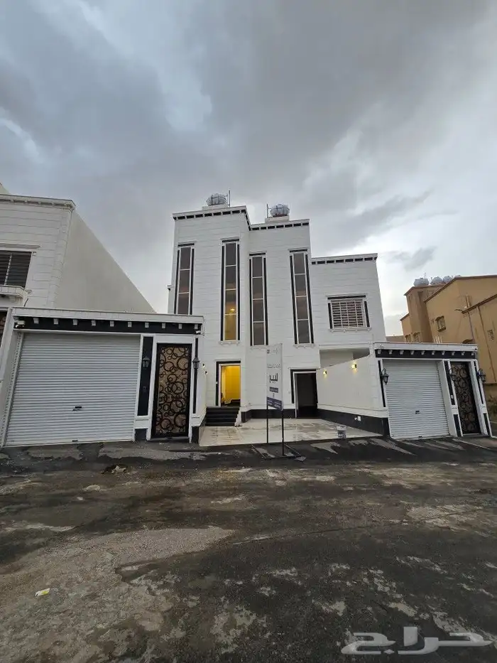 للبيع روف علوى مع ملحق مدخل مستقل620 ألف خلف مستشفى الألماني 2