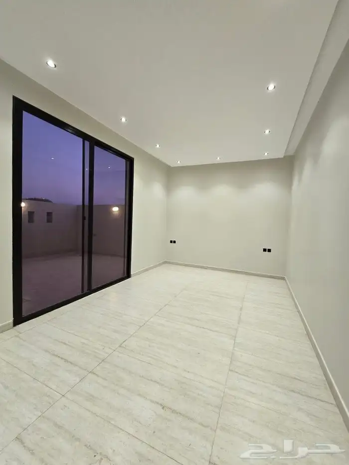 للبيع فيلا ثلاث أدوار بدرج خارجي تشطيب مميزأحدرفيده مخطط هيف 36