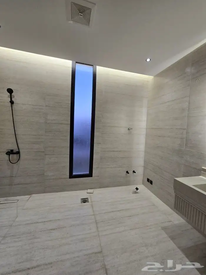 للبيع فيلا ثلاث أدوار بدرج خارجي تشطيب مميزأحدرفيده مخطط هيف 27